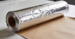 Folia aluminiowa strony: która trzyma ciepło? Błyszcząca czy matowa?